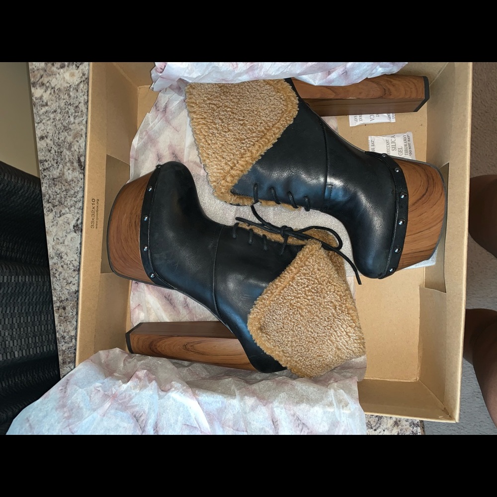 FLASH SALE‼️ Price reduction….Jessica Simpson Bootie’s
